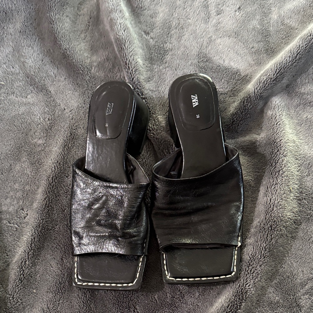 Zara Women's Black Leather Mules